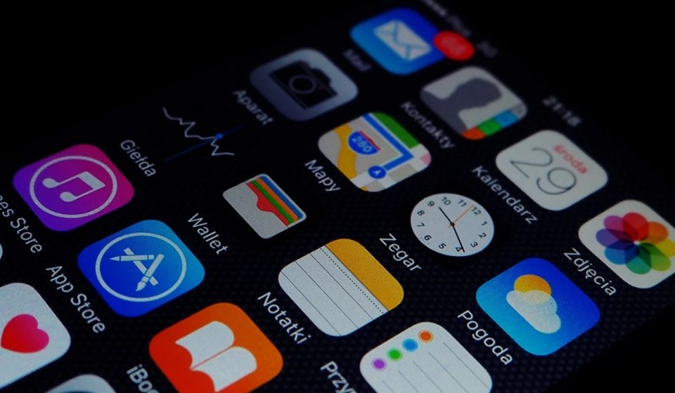 Ilustrasi desain iPhone terbaru menjelang peluncuran generasi ke-18